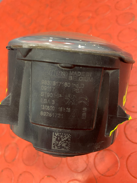 Citroen Berlingo/Peugeot Partner/Vauxhall Combo/Toyota Proace City FOG LIGHT ASSEMBLY (fits both sides) (BROKEN MOUNTINGS) 2019-2024 P/N 9837817180 - 2