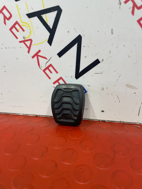 Ford Transit CLUTCH/BRAKE PEDAL RUBBERS P/N BK217A624AB
