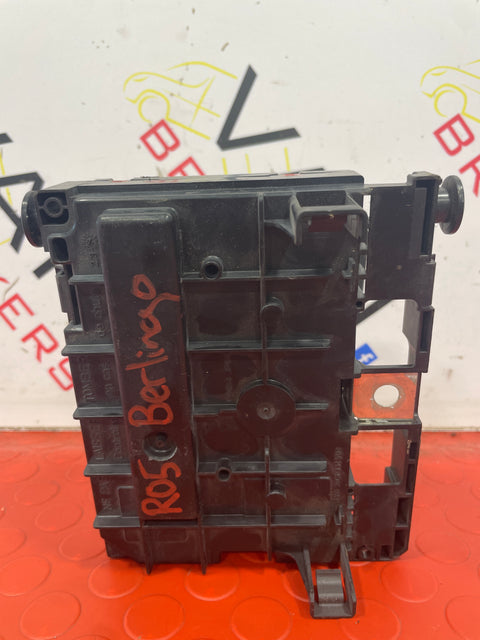 Peugeot Partner/Citroen Berlingo R05 ENGINE BAY FUSE BOX BSM P/N 9675878480