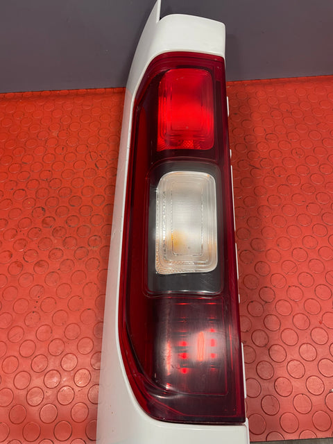 Vauxhall Vivaro/Renault Trafic II/Nv300 Primastar REAR TAILLIGHT ASSEMBLY Drivers Side White 2014-2019 P/N 265A60118P - 1