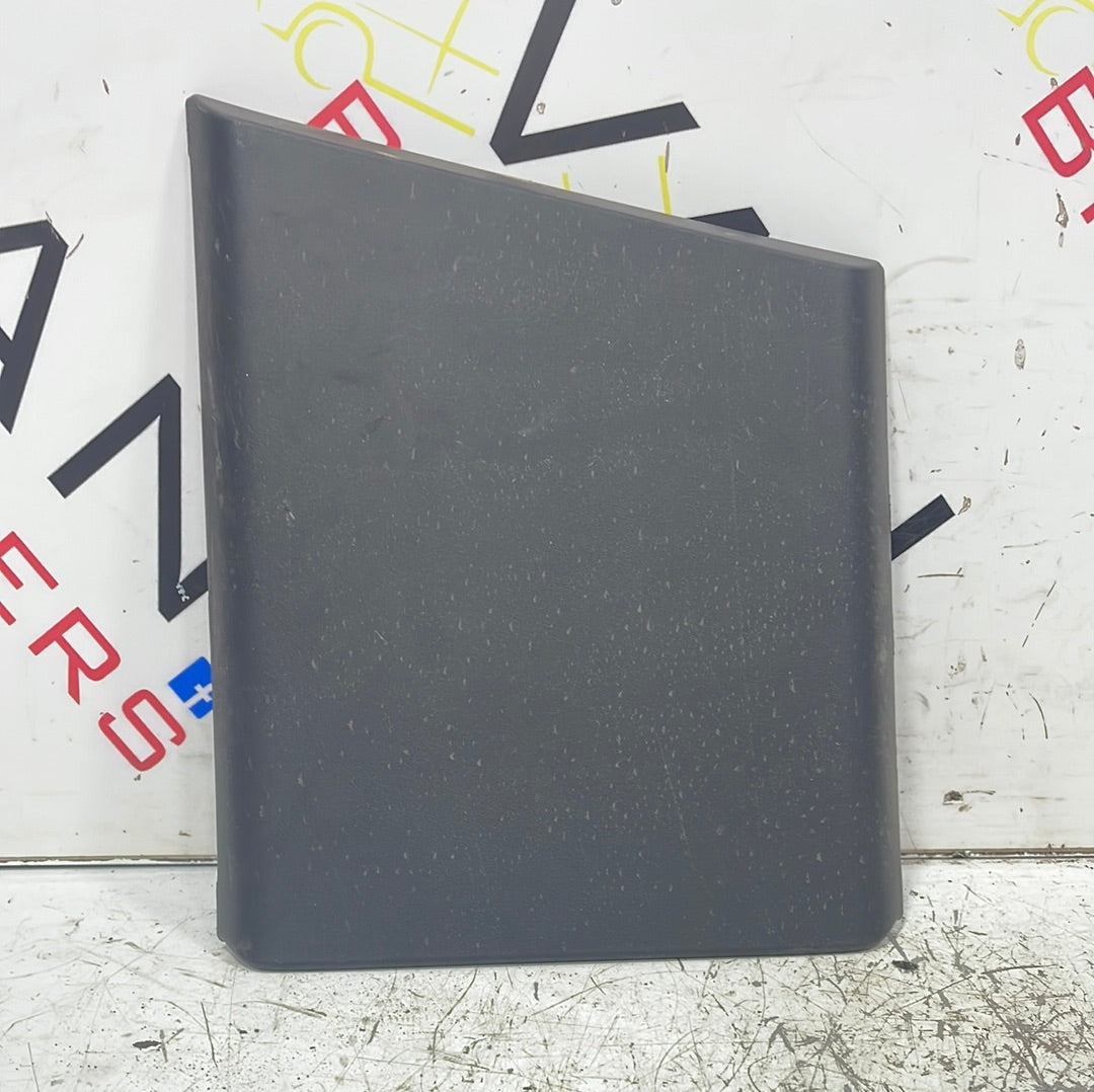 Citroen Relay/ Peugeot Boxer/ Fiat Ducato UNDER FUEL CAP TRIM 735684309