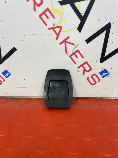 Ford Transit CLUTCH/BRAKE PEDAL RUBBERS P/N BK217A624AB