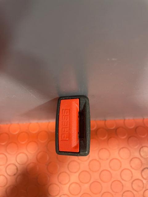 Citroen Berlingo/Peugeot Partner FRONT SEAT BELT BUCKLE 2008-2011 P/N 96815081XT