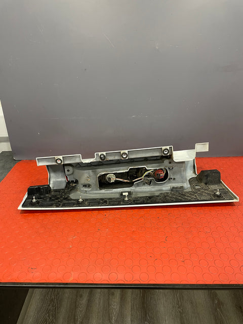 Vauxhall Vivaro/Renault Trafic II/Nv300 Primastar REAR TAILLIGHT ASSEMBLY Drivers Side White 2014-2019 P/N 265A60118P - 1