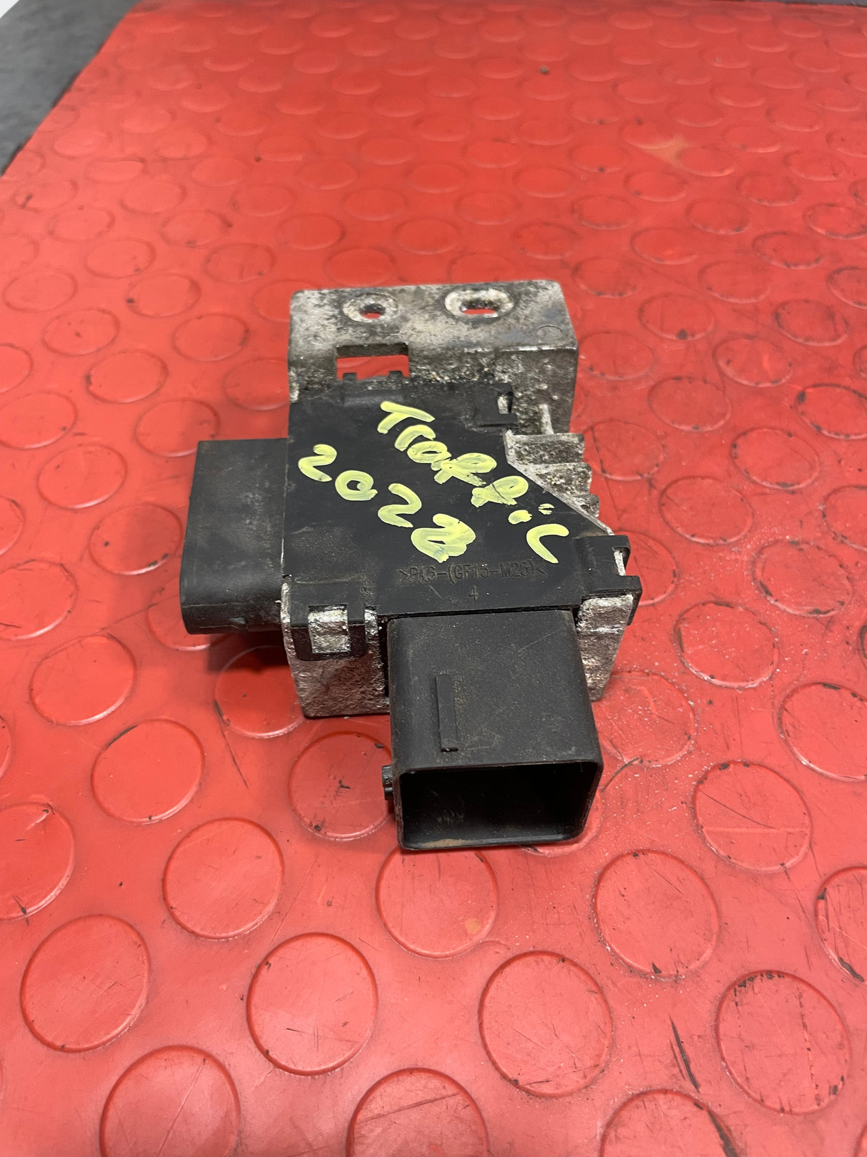Renault Trafic/Vauxhall Vivaro/Nissan NV300 GLOW PLUG RELAY 2014-2019 P/N 271203982R