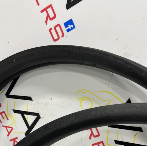 Citroen Relay/ Peugeot Boxer/ Fiat Ducato PASSENGER SIDE FRONT DOOR RUBBER SEAL 2016 0N P/N CRPSFDS1