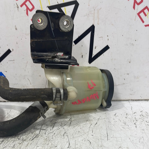 Nissan Navara POWER STEERING FLUID RESERVOIR AND PIPES 2017 P/N 49180EB700