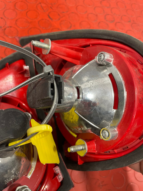 Volkswagen Golf REAR TAILGATE LIGHT TAILLIGHT Mk5 2004-2008 Left + Right P/N 1K6945094F