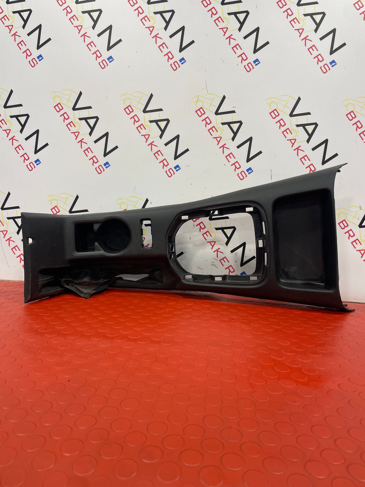 Toyota Hilux CENTER CONSOLE WITH HANDBRAKE GATOR 2015-2020 P/N 58804-KK040
