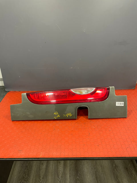 Renault Trafic II REAR TAILLIGHT ASSEMBLY Passenger Side 2006-2013 P/N 265A60118R