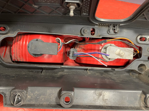 Renault Trafic II REAR TAILLIGHT ASSEMBLY Passenger Side 2006-2013 P/N 265A60118R