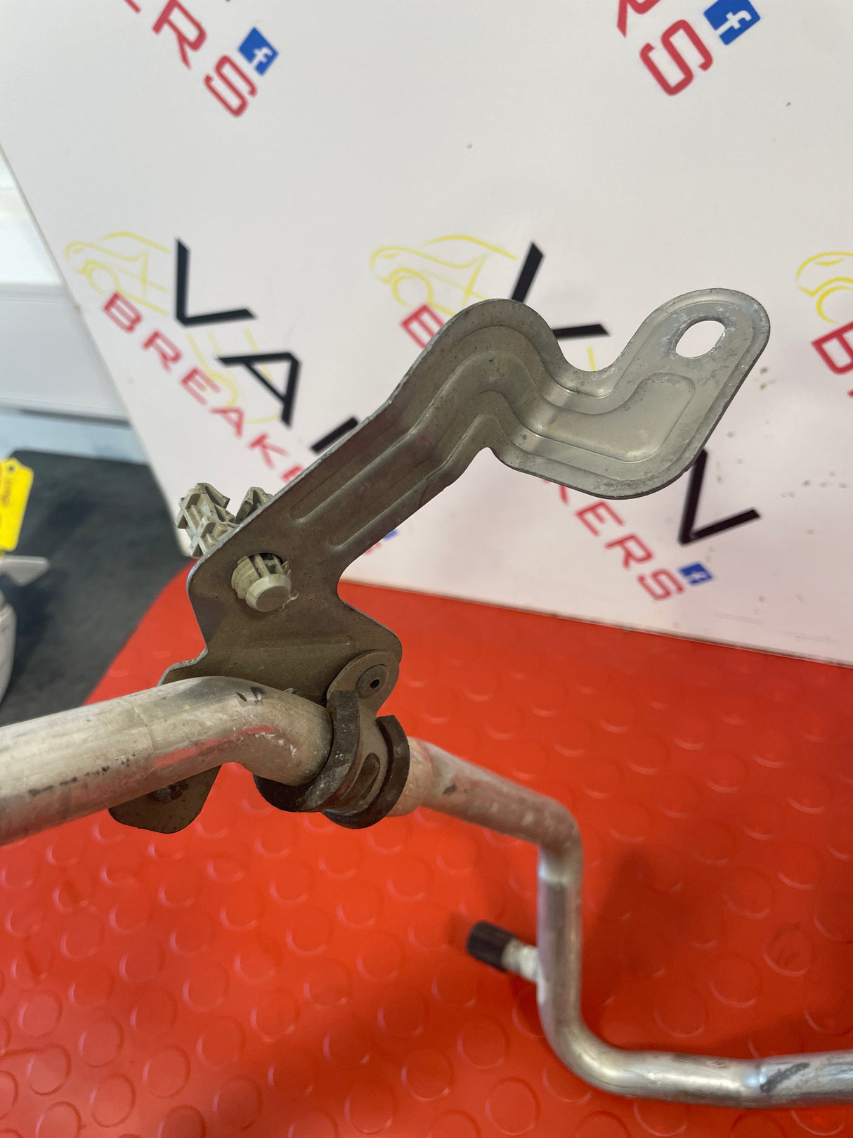 Renault Trafic MK3 1.6 Vauxhall Vivaro AIR CON PIPE 2015-19 P/N 924807649R