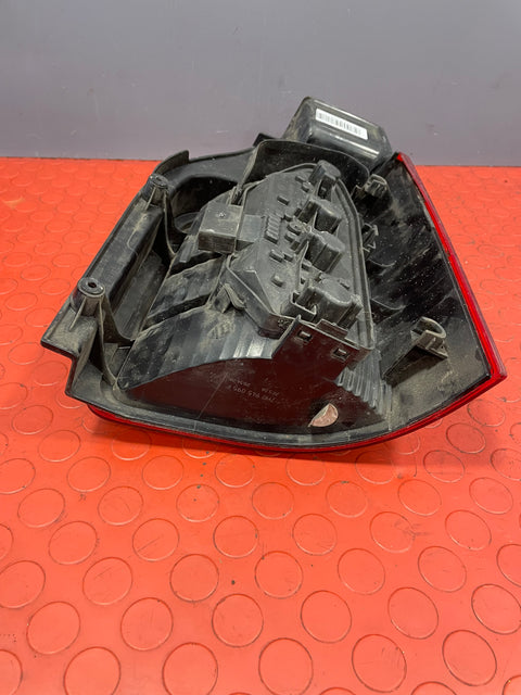 Volkswagen Transporter T5 PASSENGER SIDE REAR TAIL LIGHT 2009-2015 P/N 7H0945095F - 1`