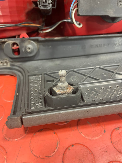 Renault Trafic II REAR TAILLIGHT ASSEMBLY Passenger Side 2006-2013 P/N 265A60118R