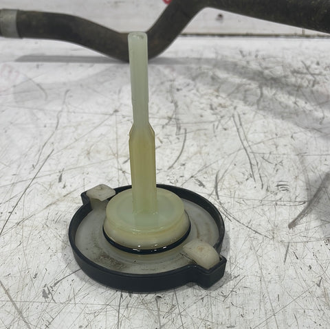 Nissan Navara POWER STEERING FLUID RESERVOIR AND PIPES 2017 P/N 49180EB700