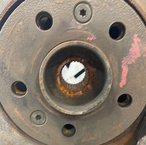 Renault Trafic/Vauxhall Vivaro DRIVER SIDE FRONT HUB AND ABS SENSOR 1.6 2014-2019 400144570R