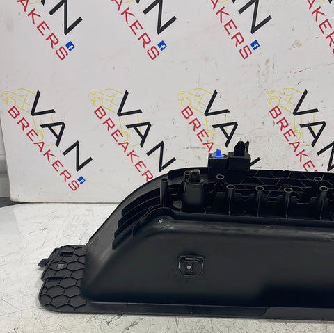 Citroen Dispatch/ Peugeot Expert/ Toyota Proace/ Vauxhall Vivaro(19) STEP COVER 98100695ZD