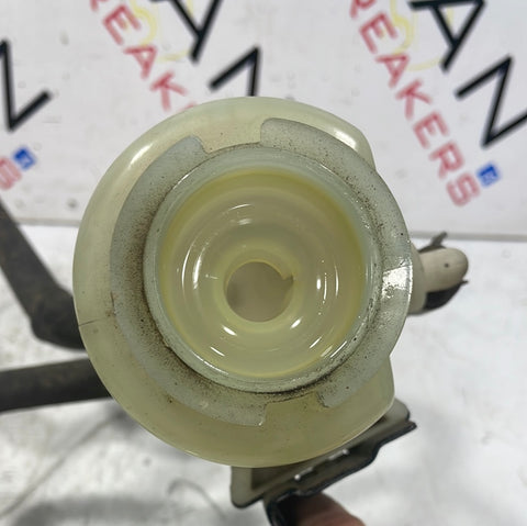 Nissan Navara POWER STEERING FLUID RESERVOIR AND PIPES 2017 P/N 49180EB700