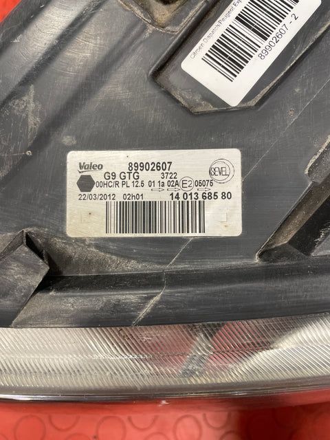 Citroen Dispatch/Peugeot Expert PASSENGER SIDE HEADLIGHT 2011-2016 P/N 89902607 - 2