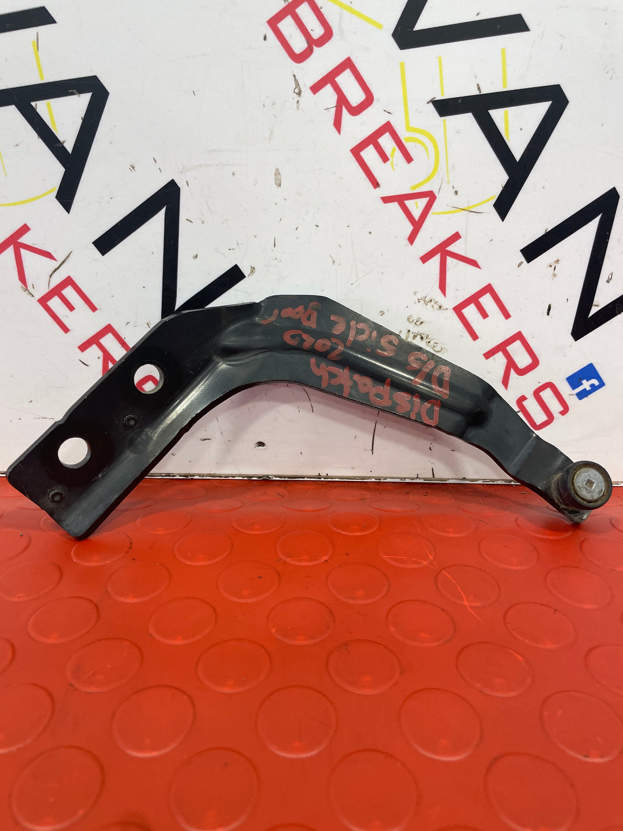 Toyota Proace/Citroen Dispatch/Peugeot Expert/Vauxhall Vivaro SIDE LOADING DOOR TOP ROLLER O/S DRIVERS SIDE 2017-2023 P/N 9823714580