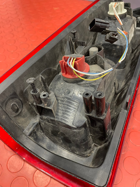 Vauxhall Vivaro/ Renault Trafic/ Fiat Talento REAR RIGHT TAILLIGHT Driver side 2014 - 2019 265504656R