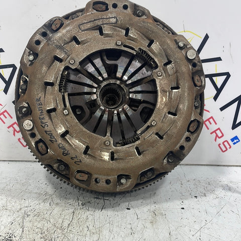 Volkswagen Crafter/Mercedes Sprinter RWD CLUTCH KIT WITH CLUTCH PRESSURE PLATE AND FLYWHEEL 2.2 2007 P/N 0202507401