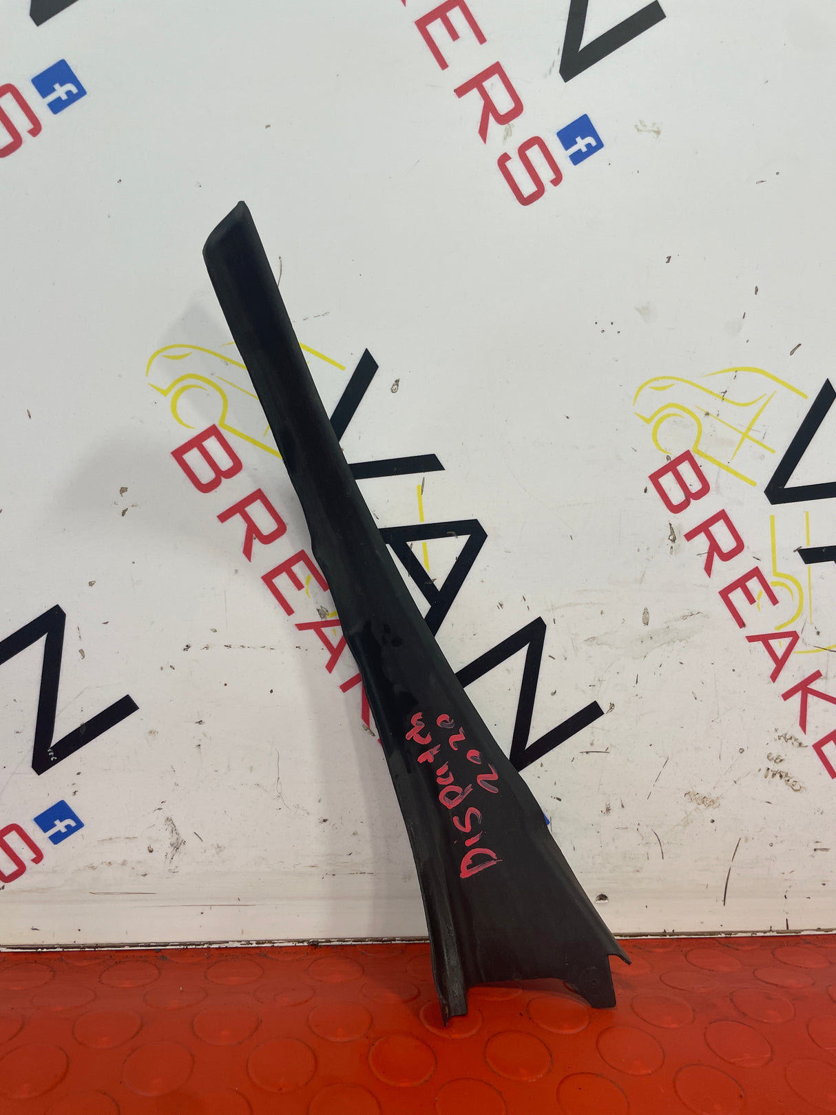 Citroen Dispatch/Peugeot Expert PASSENGER SIDE FRONT WEATHER STRIP SCUTTLE 2018-2024 P/S P/N 9812855277