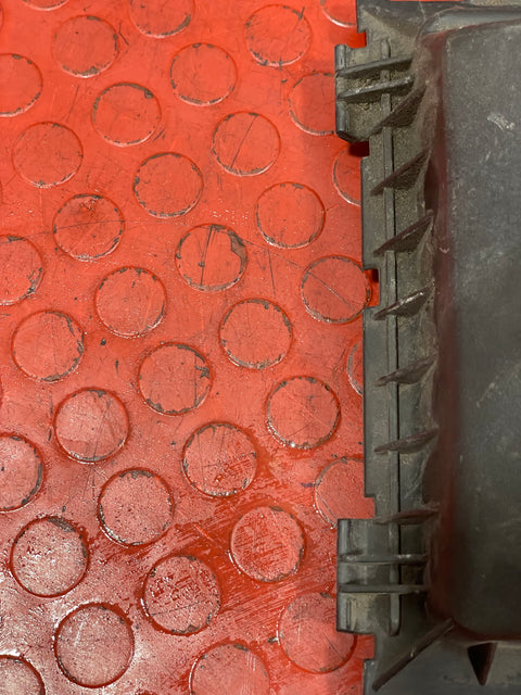 Vauxhall Vivaro/Renault Trafic AIR BOX LID AND MAF SENSOR 2014-2019 P/N H8201333223