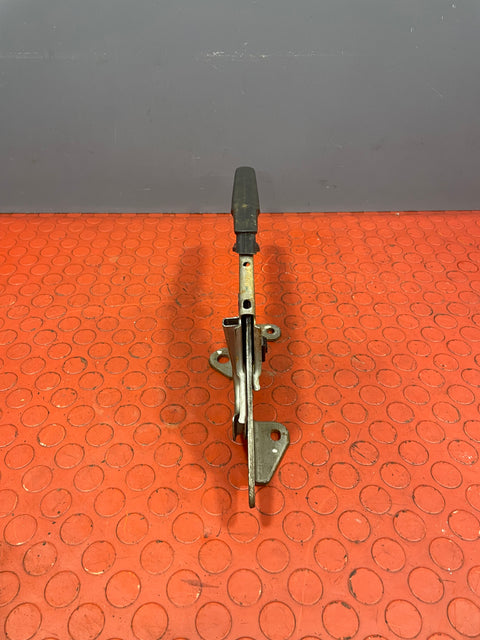 Toyota Hilux HANDBRAKE LEVER ASSEMBLY 2020 P/N 462010K210C0