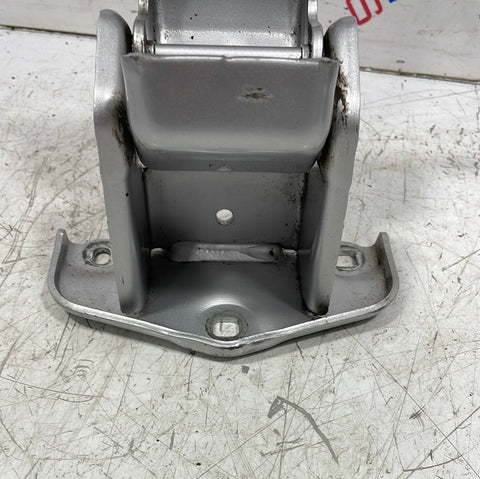 Renault Trafic/Vauxhall Vivaro REAR DOOR HINGE (SILVER) 2014/2019 P/N 904006707R