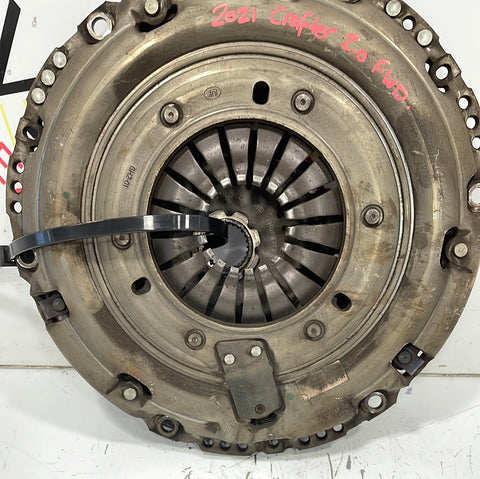 Volkswagen Crafter FWD CLUTCH PLATE WITH PRESSURE PLATE 2.0 2021 P/N 04L141015P