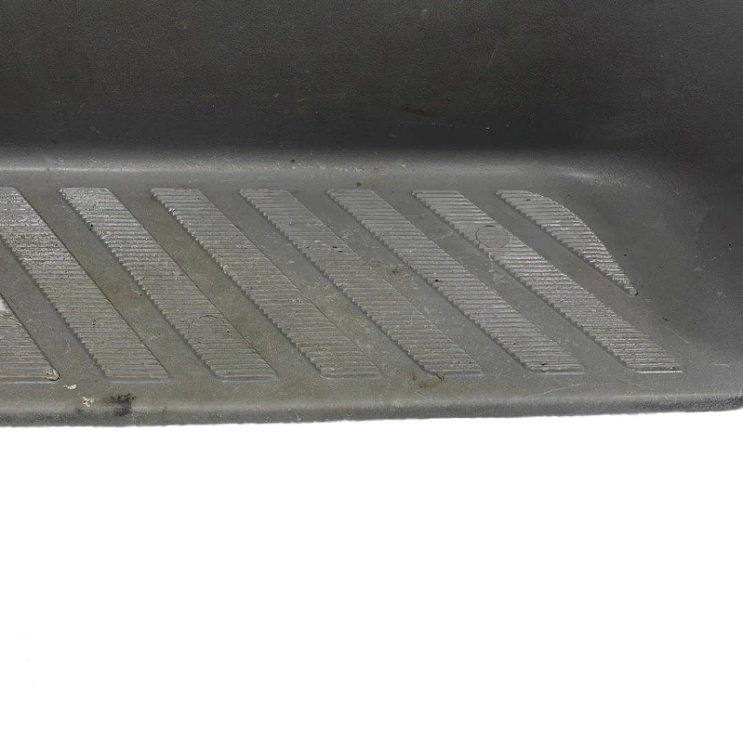 Mercedes Sprinter 906 FRONT LEFT INTERIOR STEP TRIM N/S P/N 9066860010