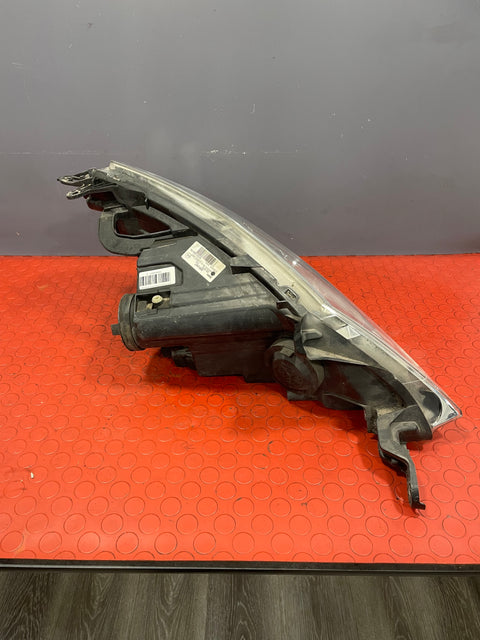 Citroen Dispatch/Peugeot Expert PASSENGER SIDE HEADLIGHT 2011-2016 P/N 89902607 - 2