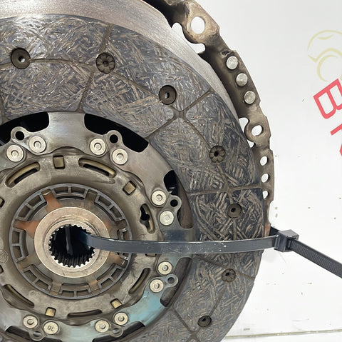 Volkswagen Crafter FWD CLUTCH PLATE WITH PRESSURE PLATE 2.0 2021 P/N 04L141015P