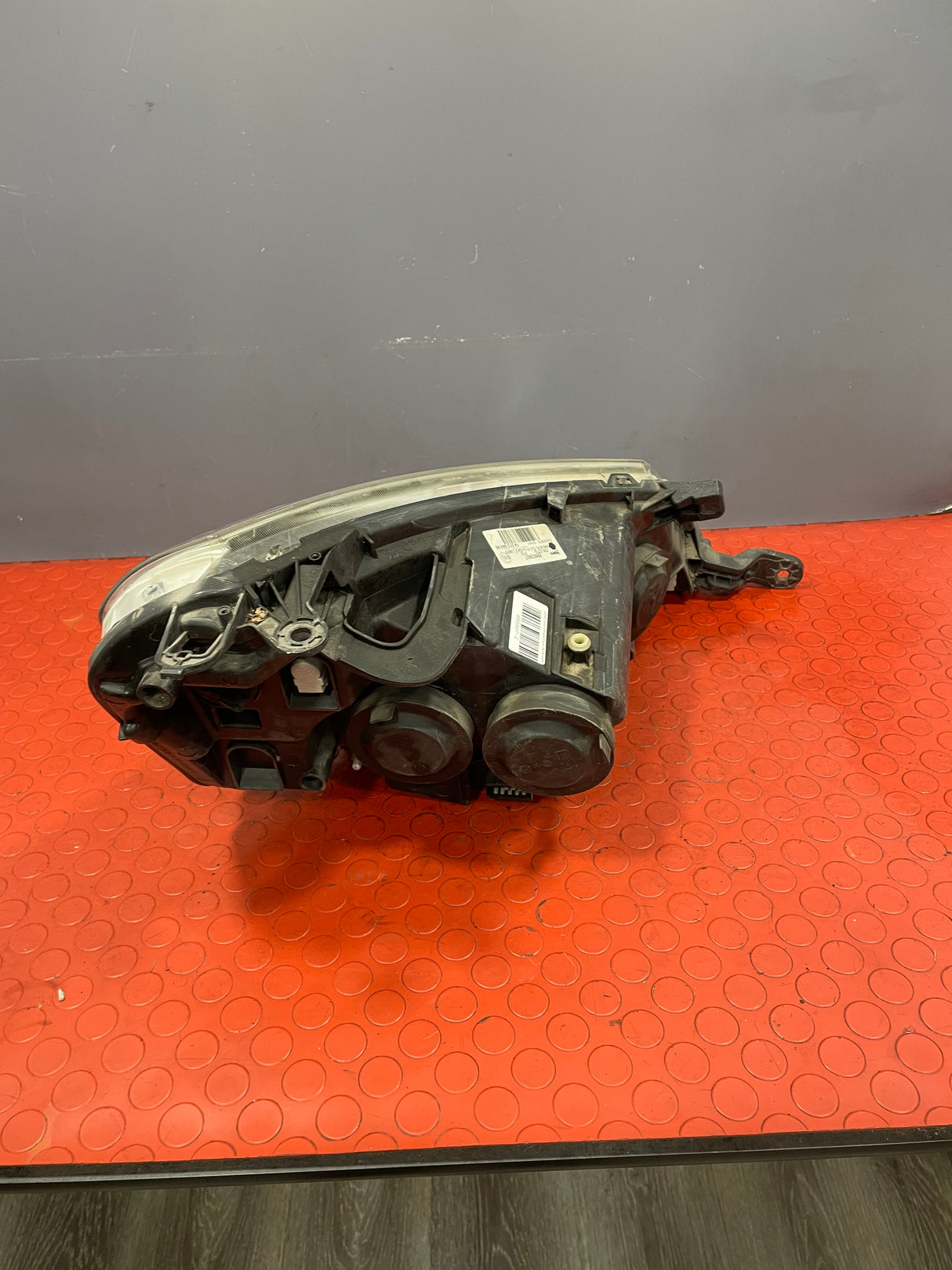 Citroen Dispatch/Peugeot Expert PASSENGER SIDE HEADLIGHT 2011-2016 P/N 89902607 - 2