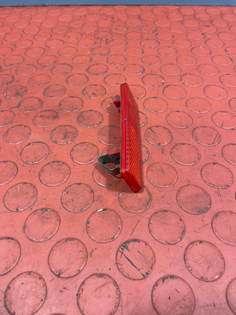 Renault Master 2/ Vauxhall Vivaro REAR BUMPER REFLECTOR P/N 7700353184