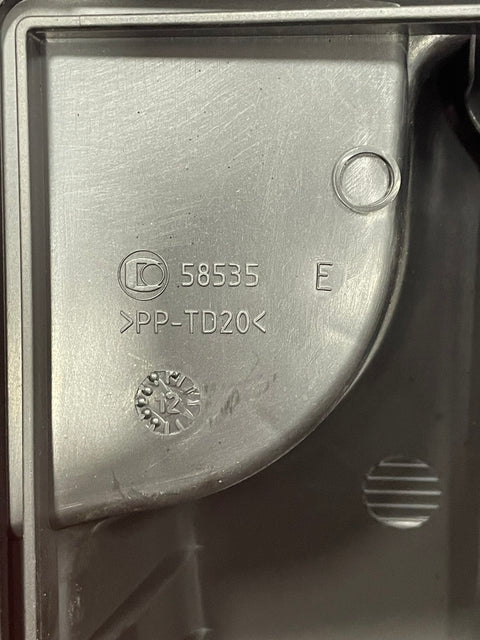 Renault Trafic/Vauxhall Vivaro AIR BOX LID 2.0 DCi 2010-2014 P/N H8200542143