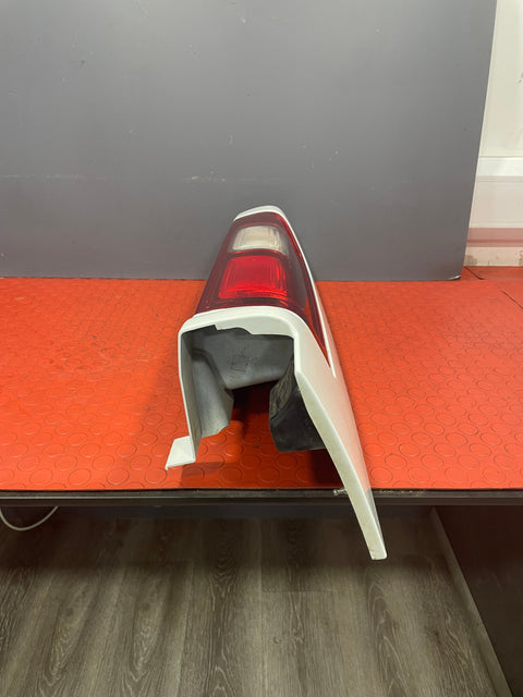 Vauxhall Vivaro/Renault Trafic II/Nv300 Primastar REAR TAILLIGHT ASSEMBLY Drivers Side White 2014-2019 P/N 265A60118P - 1