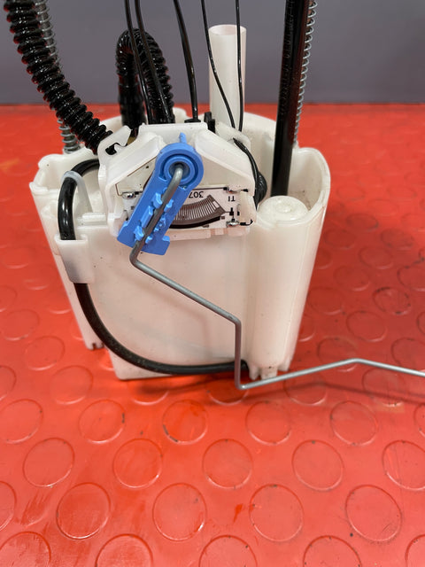 Citroen Berlingo/Peugeot Partner/Vauxhall Combo/Toyota Proace City 1.5 FUEL SENDING UNIT 2019-2024 P/N 9809359380 / 100115562AF