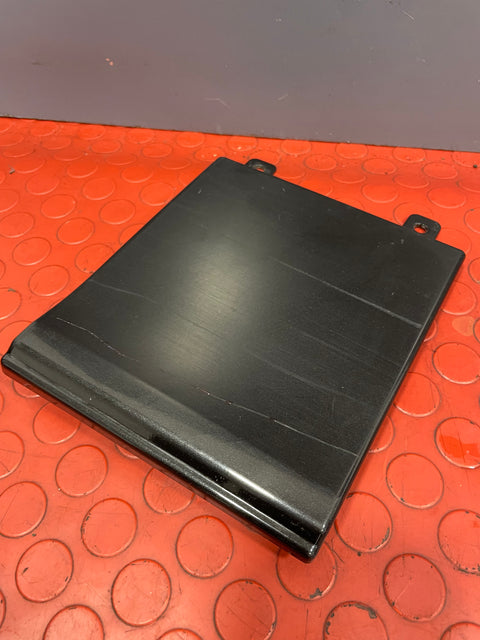 Renault Trafic/Vauxhall Vivaro/Nissan NV300 UNDER FUEL FILLER FLAP PASSENGER'S SIDE (Metallic Black) 2014-2019 P/N 788287806R