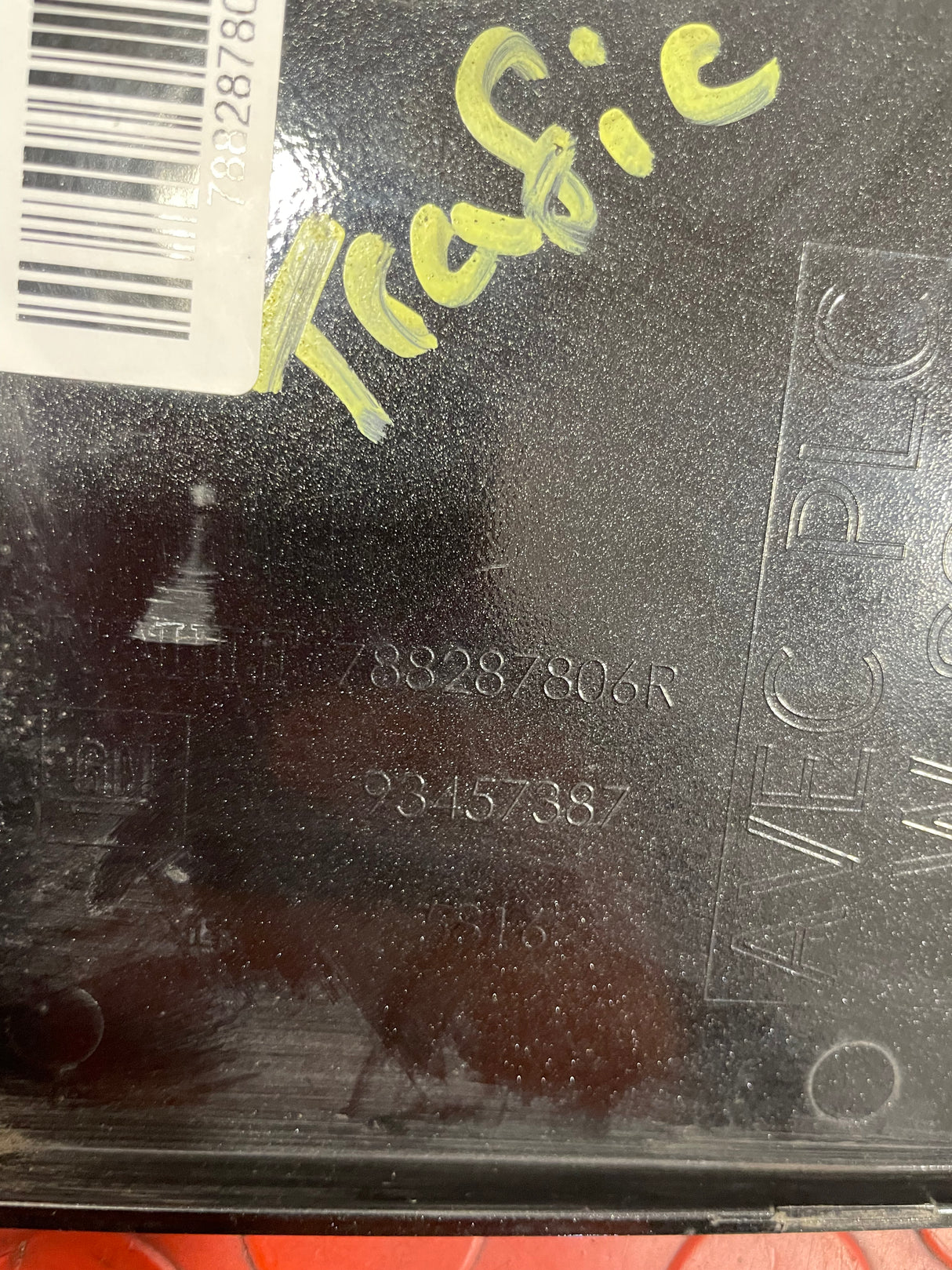 Renault Trafic/Vauxhall Vivaro/Nissan NV300 UNDER FUEL FILLER FLAP PASSENGER'S SIDE (Metallic Black) 2014-2019 P/N 788287806R