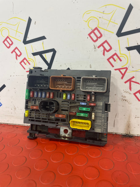 Peugeot/Citroen ENGINE FUSE BOX R04 1.6HDI P/N 9807028780