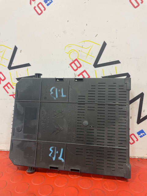 Peugeot Partner/Citroen Berlingo FUSE BOX P/N 966689538002