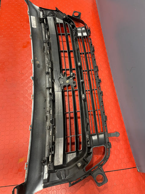 Peugeot Partner FRONT BUMPER GRILL COMPLETE W/ EMBLEM 2015-2018 P/N 9810963880 / 99869852