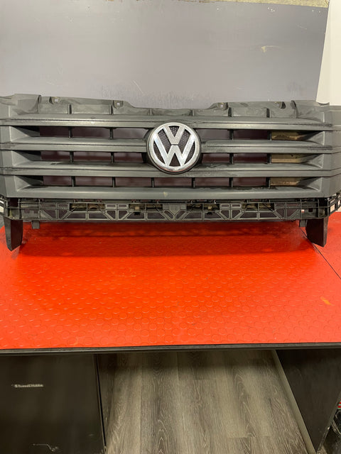 Volkswagen Crafter FRONT BUMPER GRILL 2012-2016 P/N HVW9068800385