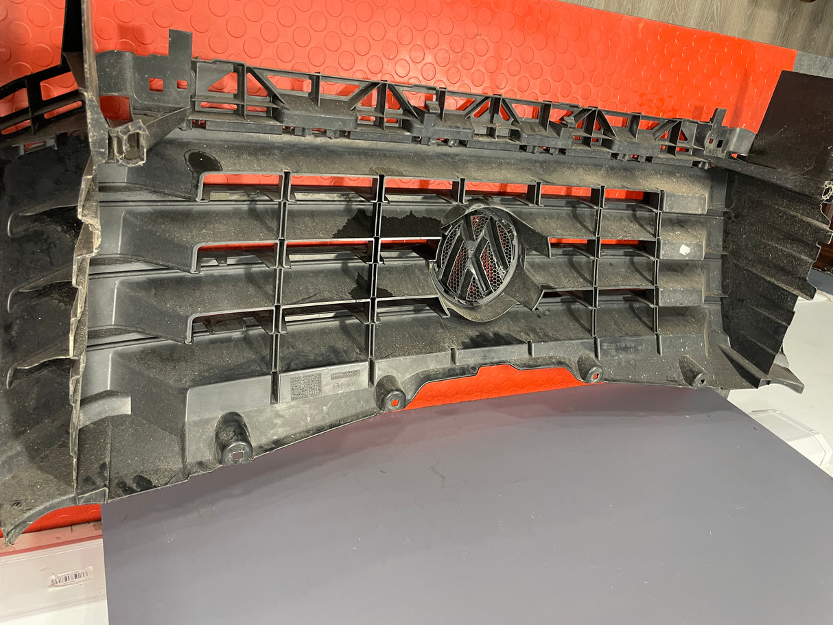Volkswagen Crafter FRONT BUMPER GRILL 2012-2016 P/N HVW9068800385
