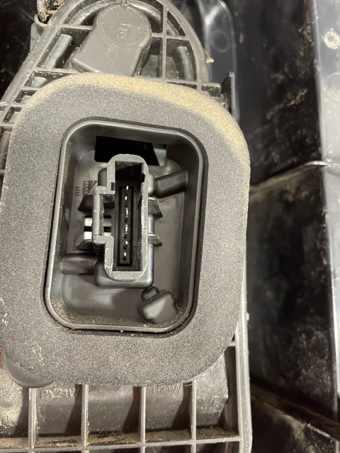 Citroen Berlingo/Peugeot Partner/Vauxhall Combo/Toyota Proace City DRIVERS SIDE TAILLIGHT 2019-2024 P/N 9820554880 - 6