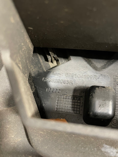 Renault Master FACELIFT FRONT BUMPER GRILLE (Damage Mounting Point Right Side) 2014-2021 P/N 623102803R / 623104199R