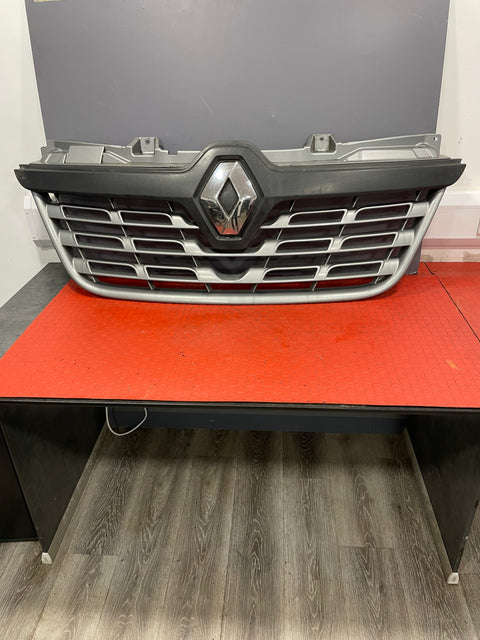 Renault Master FACELIFT FRONT BUMPER GRILLE (Damage Mounting Point Right Side) 2014-2021 P/N 623102803R / 623104199R