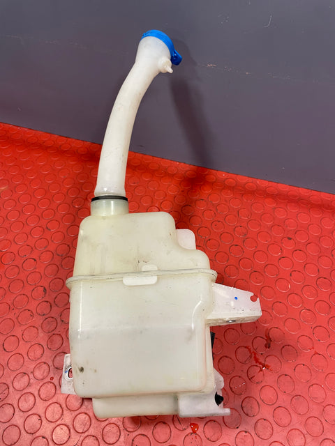 Saic Maxus COMPLETE WINDSCREEN WASHER BOTTLE/RESERVOIR & ELECTRIC WATER PUMP 2021-2022 P/N B31CL24